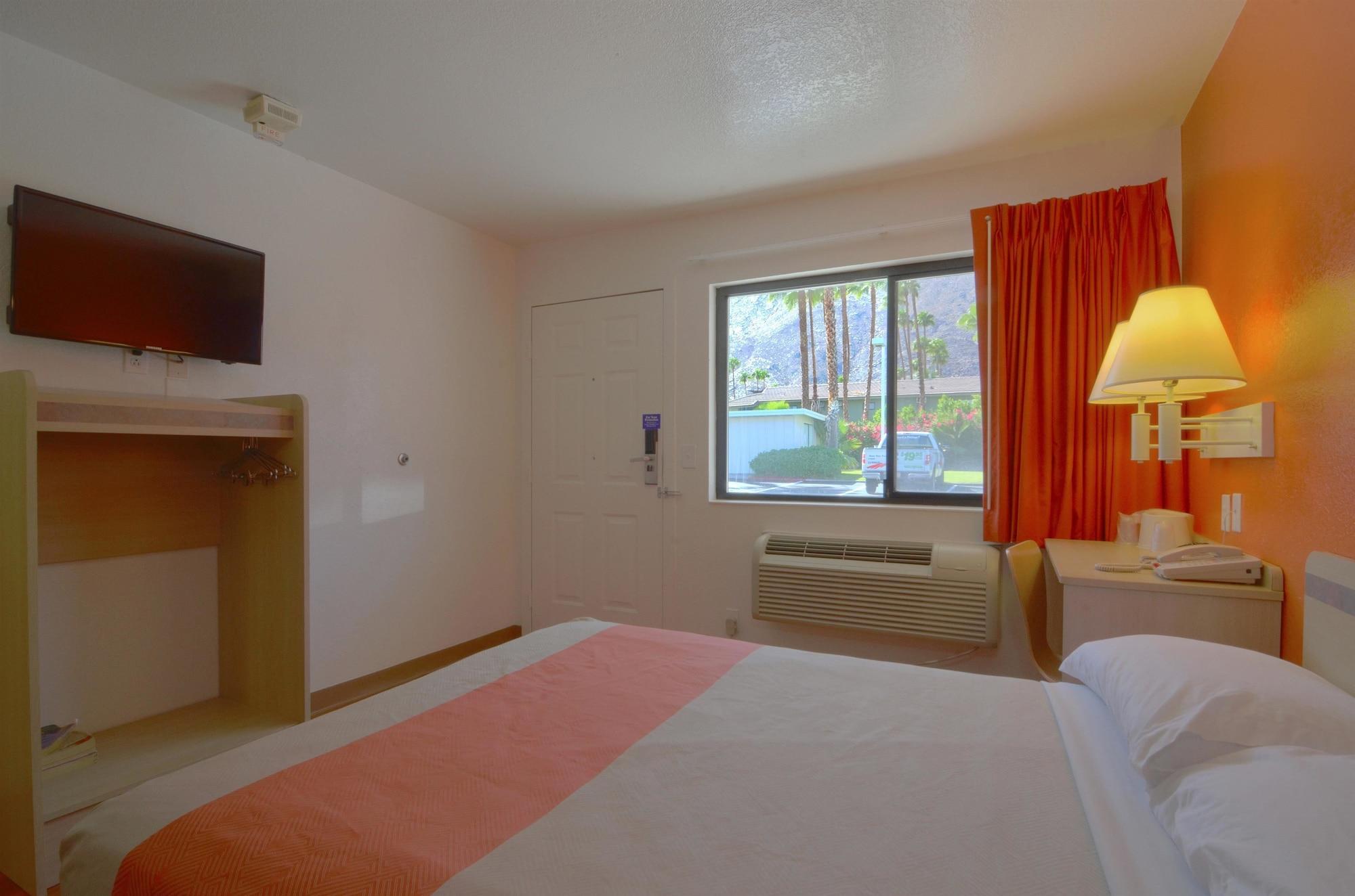 Motel 6-Palm Springs, Ca - East - Palm Canyon Екстериор снимка
