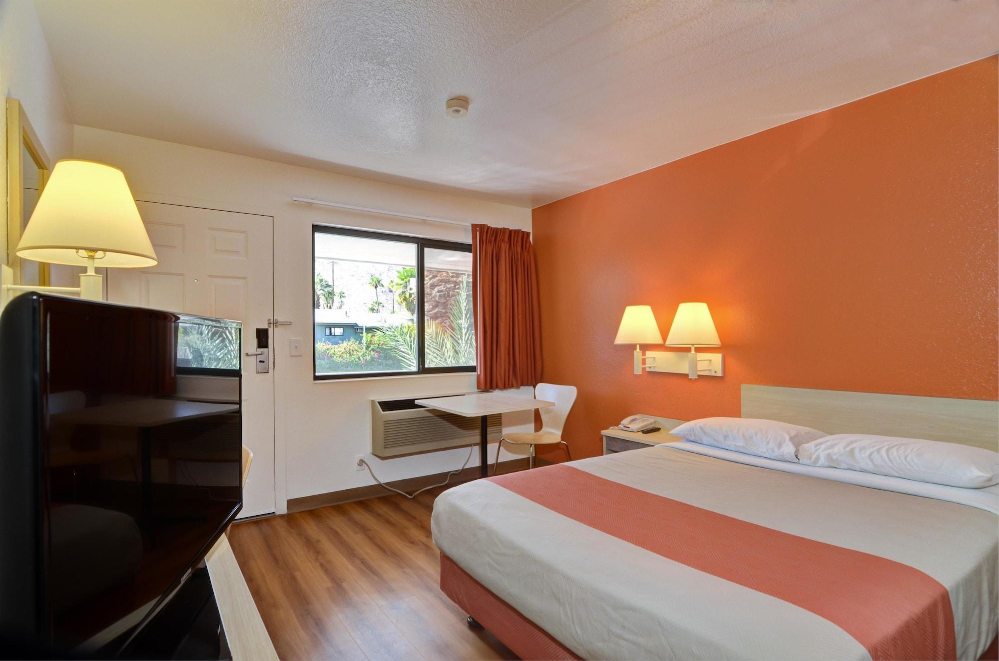 Motel 6-Palm Springs, Ca - East - Palm Canyon Екстериор снимка