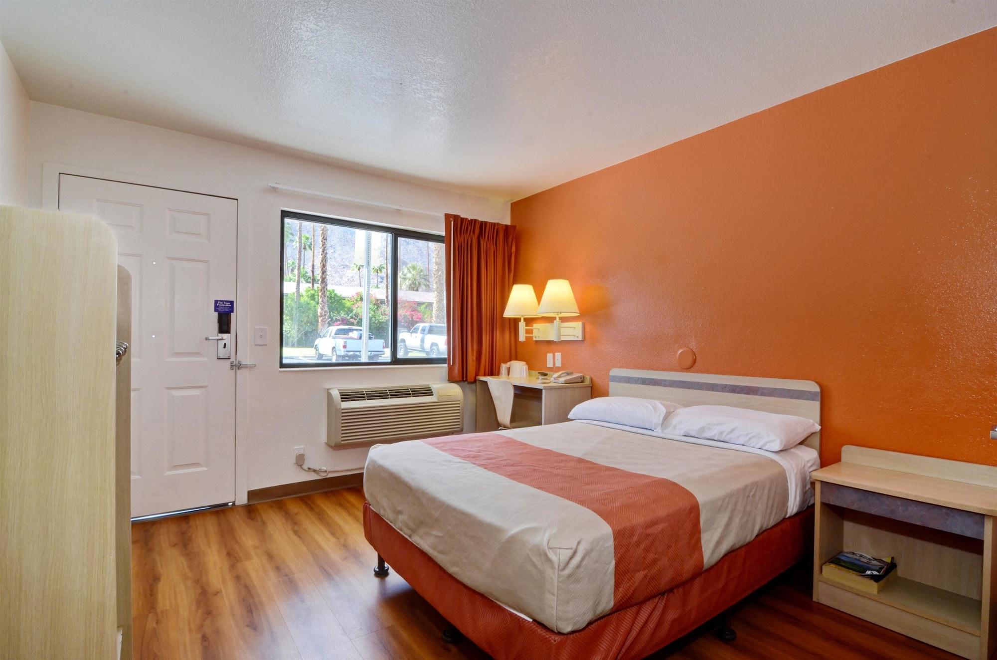 Motel 6-Palm Springs, Ca - East - Palm Canyon Екстериор снимка