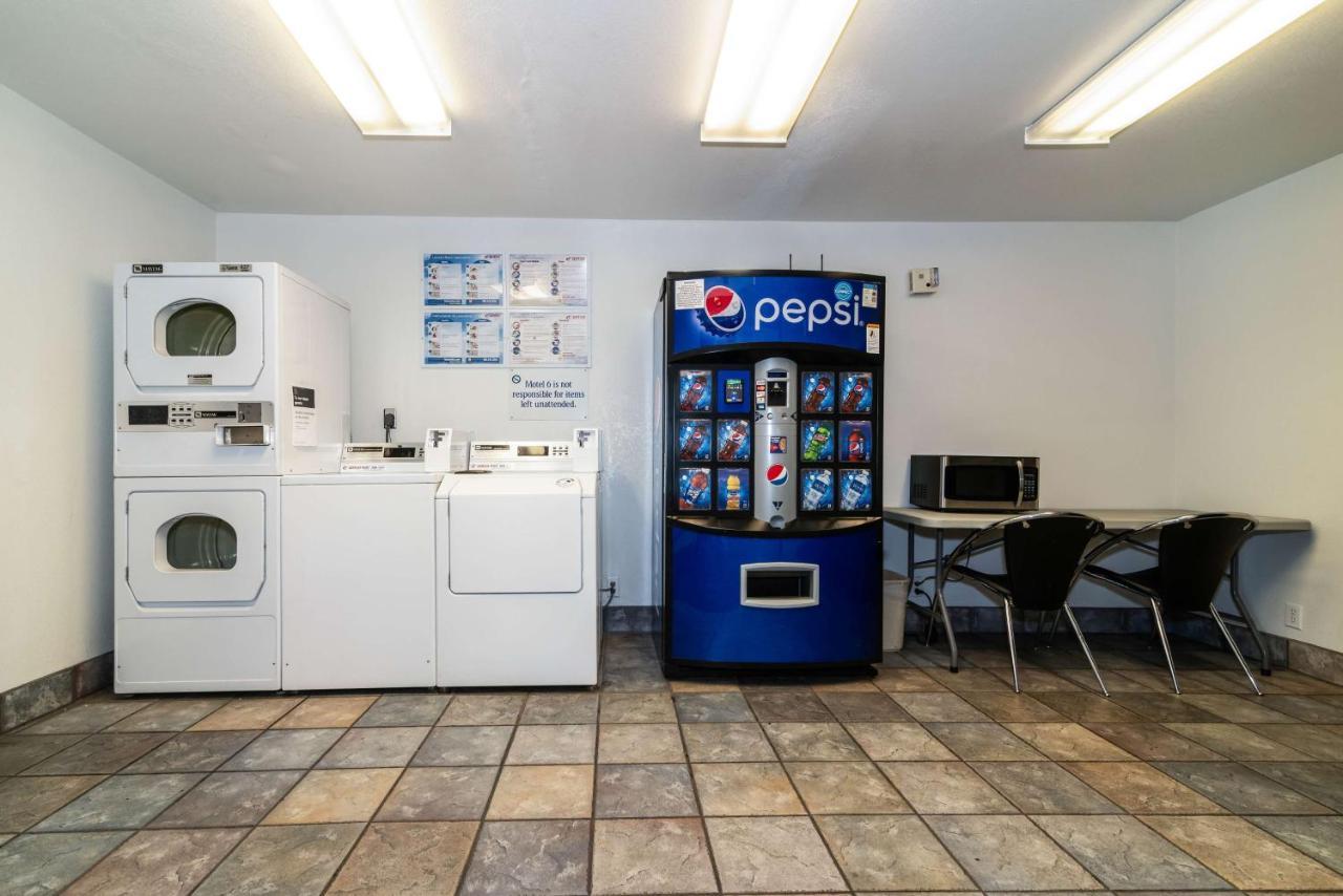 Motel 6-Palm Springs, Ca - East - Palm Canyon Екстериор снимка