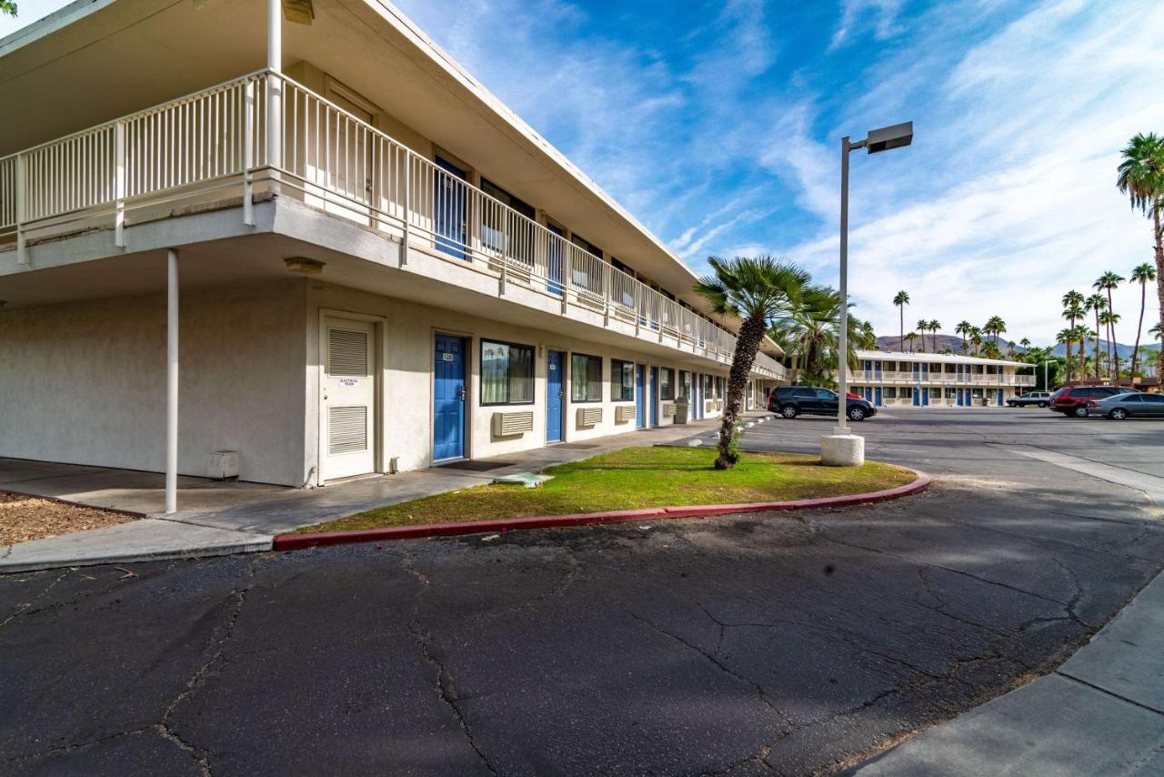 Motel 6-Palm Springs, Ca - East - Palm Canyon Екстериор снимка