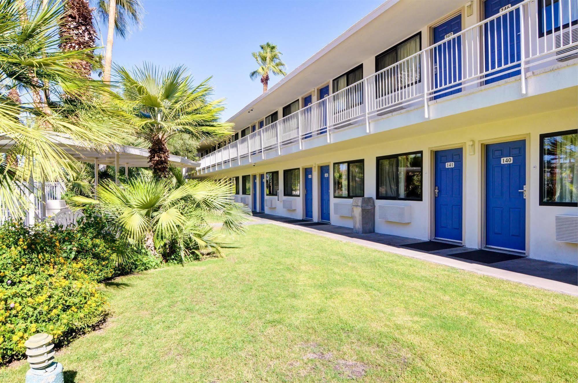 Motel 6-Palm Springs, Ca - East - Palm Canyon Екстериор снимка