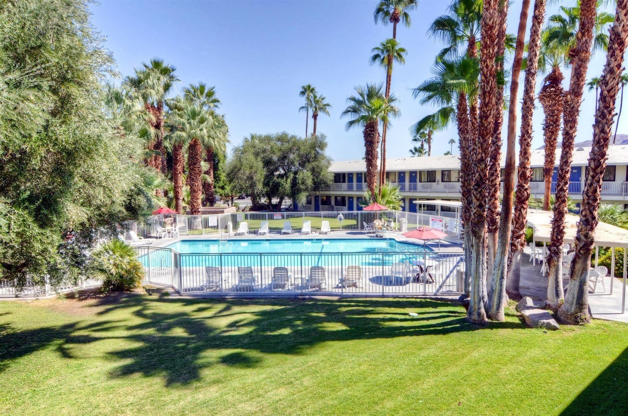 Motel 6-Palm Springs, Ca - East - Palm Canyon Екстериор снимка