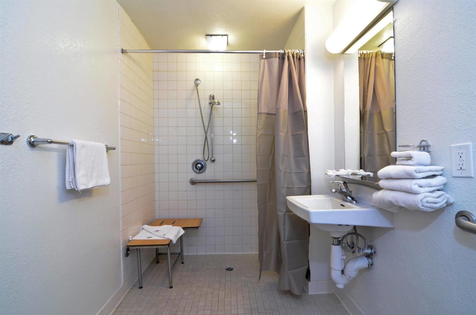 Motel 6-Palm Springs, Ca - East - Palm Canyon Екстериор снимка