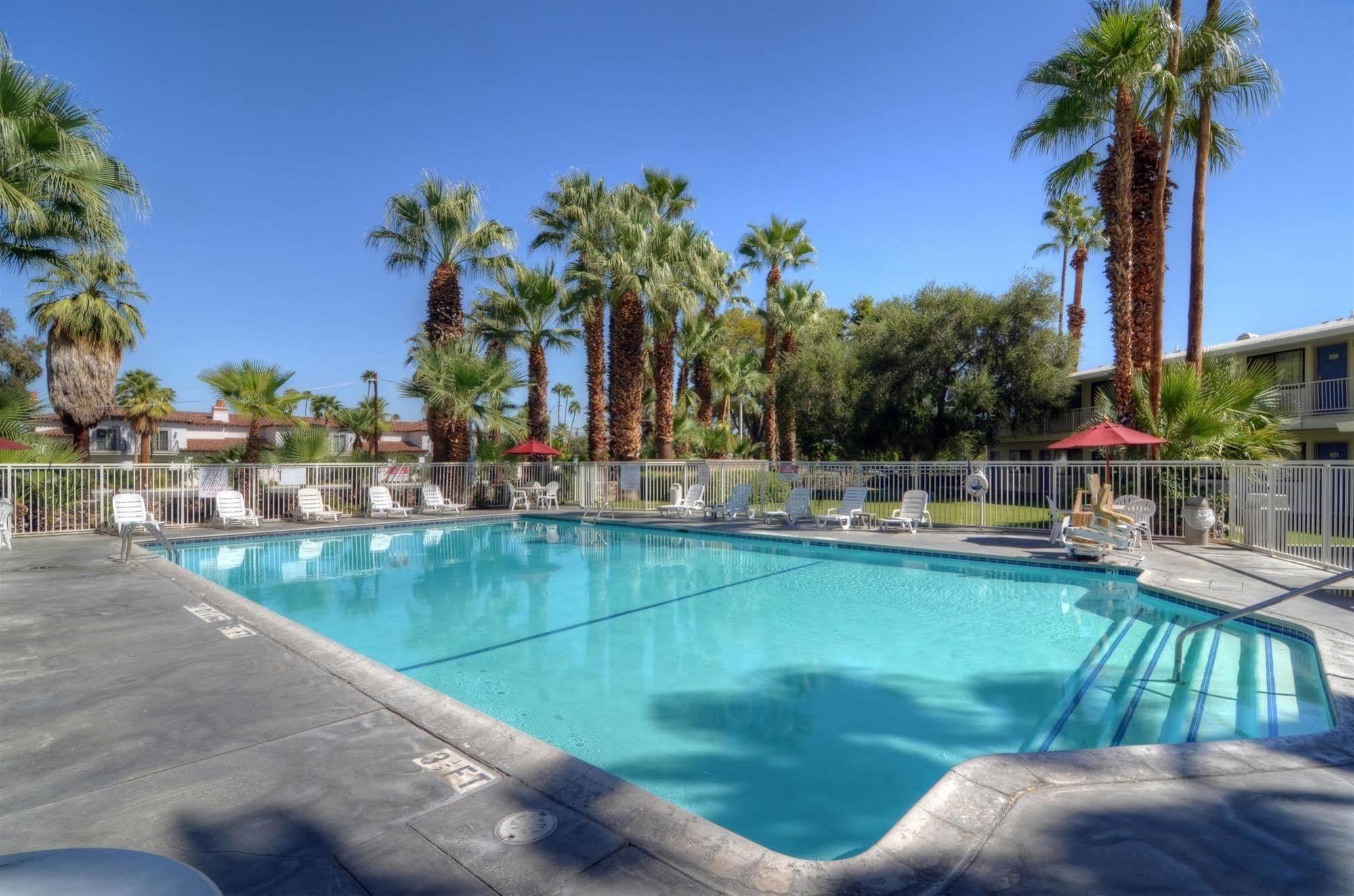 Motel 6-Palm Springs, Ca - East - Palm Canyon Екстериор снимка