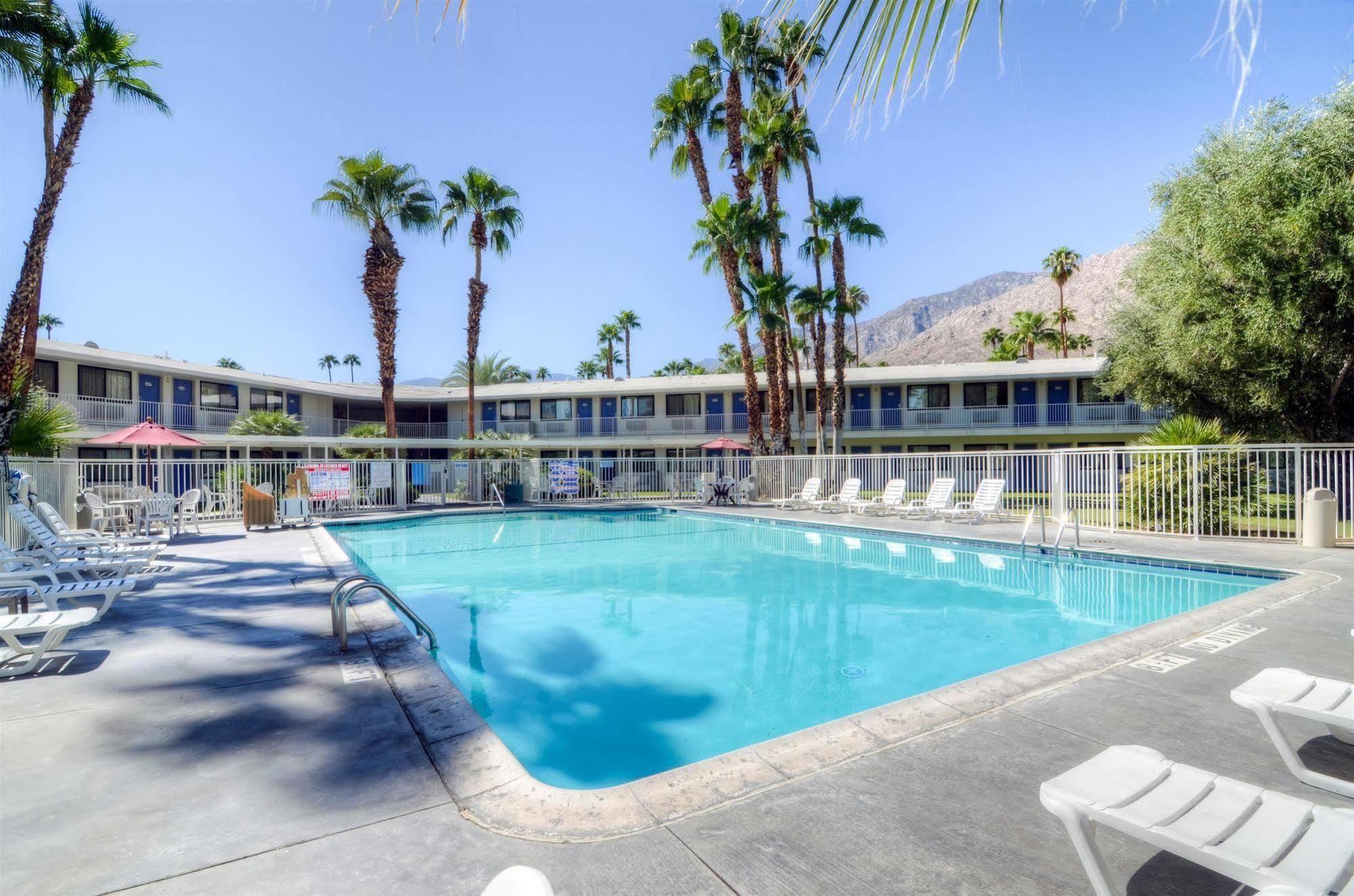 Motel 6-Palm Springs, Ca - East - Palm Canyon Екстериор снимка