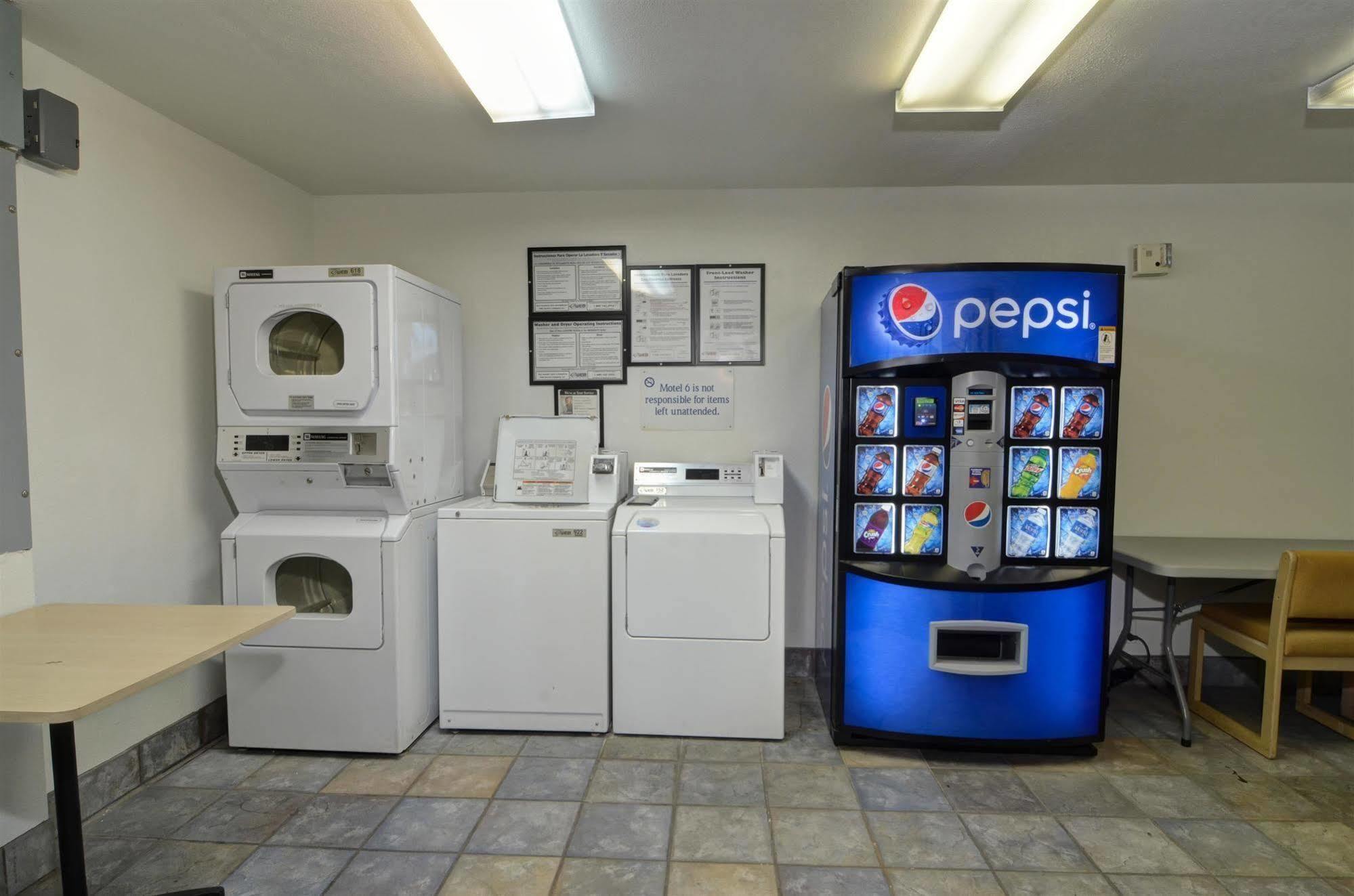 Motel 6-Palm Springs, Ca - East - Palm Canyon Екстериор снимка