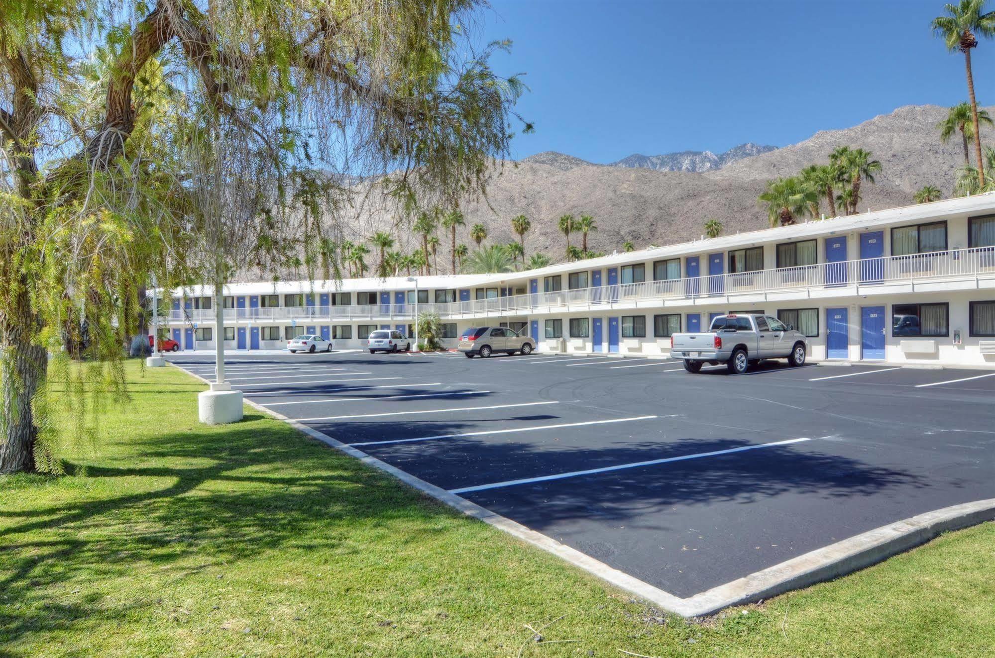 Motel 6-Palm Springs, Ca - East - Palm Canyon Екстериор снимка