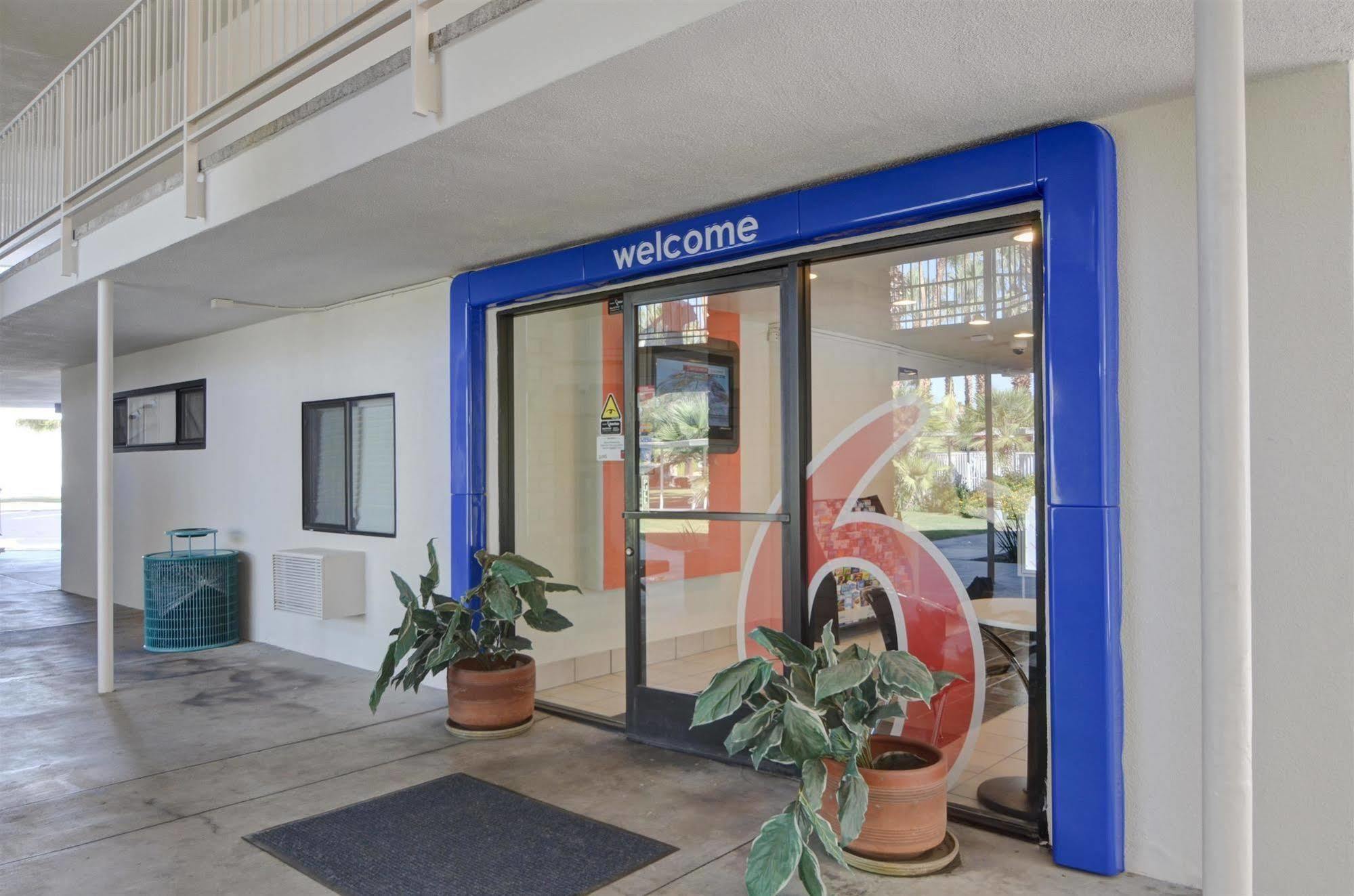Motel 6-Palm Springs, Ca - East - Palm Canyon Екстериор снимка