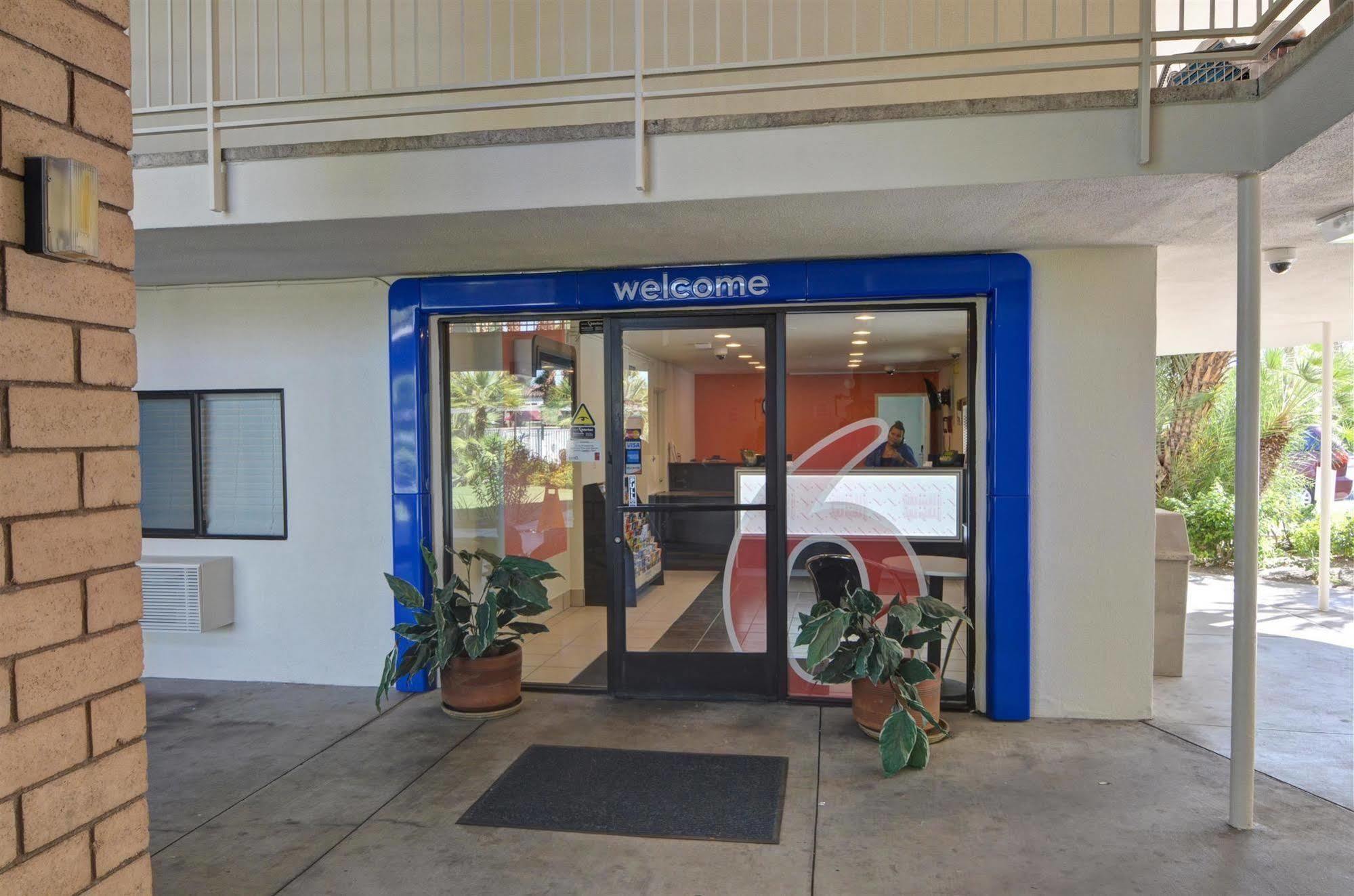 Motel 6-Palm Springs, Ca - East - Palm Canyon Екстериор снимка