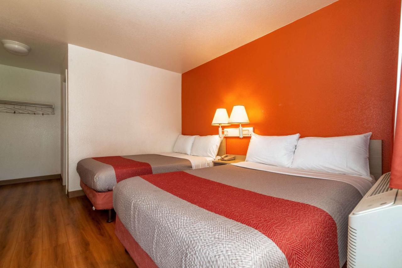 Motel 6-Palm Springs, Ca - East - Palm Canyon Екстериор снимка